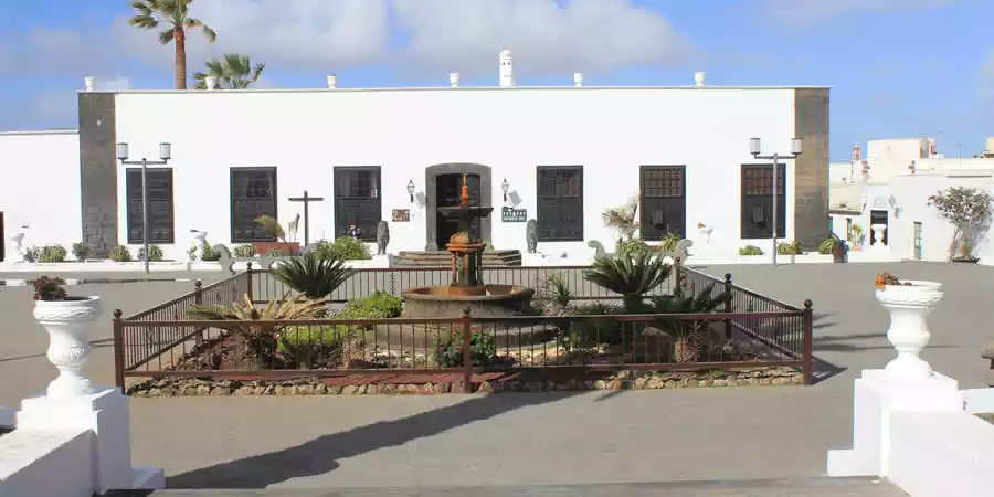 Spinola´s Palace - Timple House-Museum